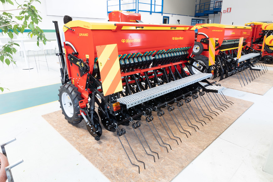 MECHANICAL SEED DRILLS FOR CEREALS